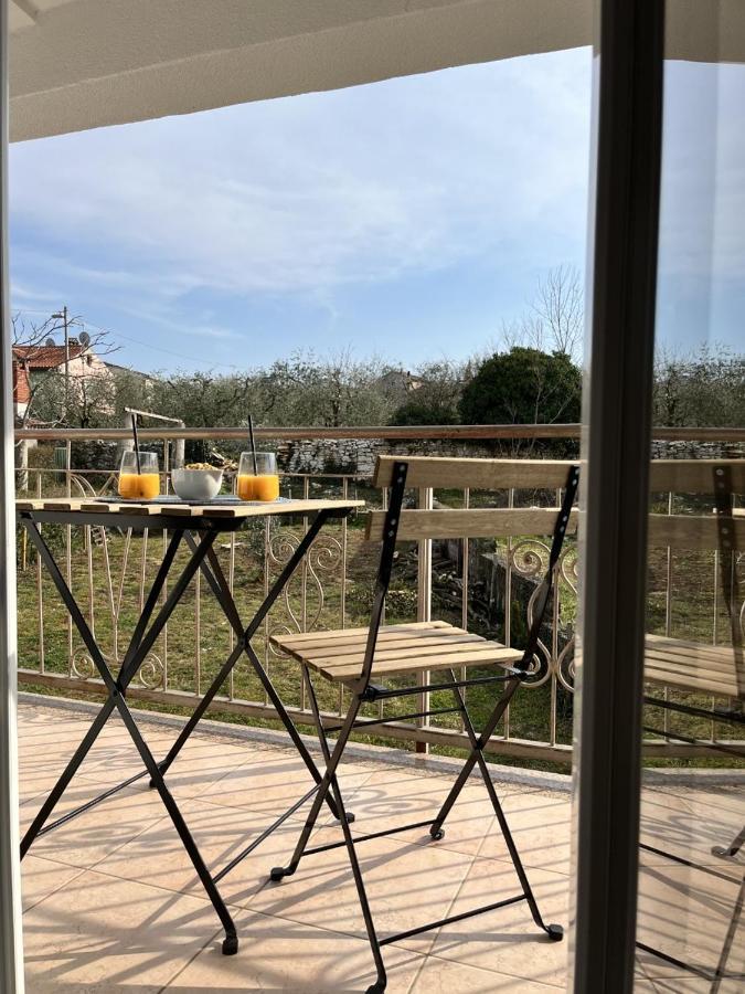 Apartment Lorun 47 Tar-Vabriga Zewnętrze zdjęcie